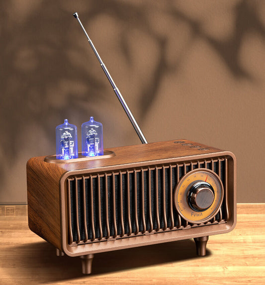 Retro Bluetooth speaker with vintage dial design